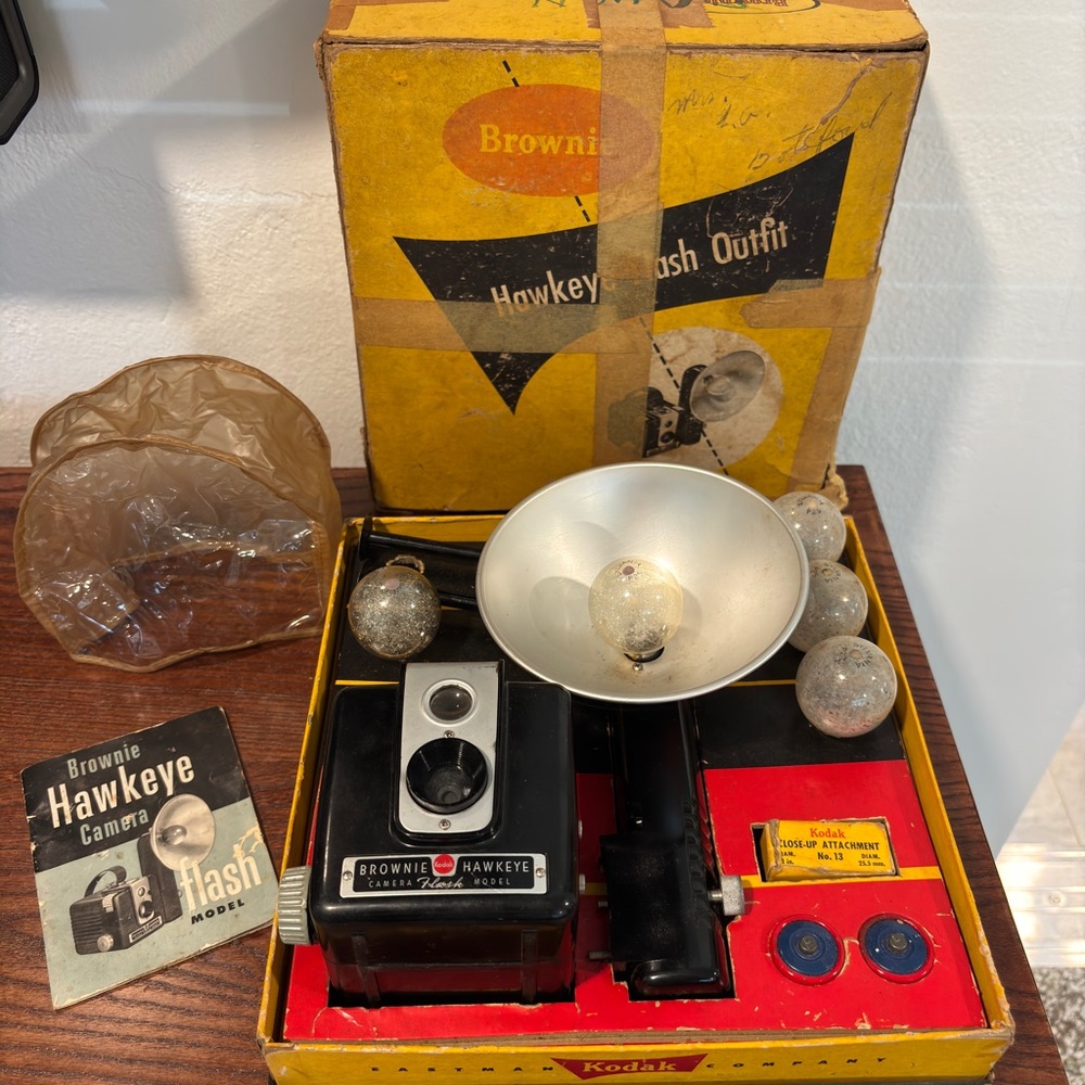 Kodak Brownie Hawkeye Flash Camera Set in Black and Silver
